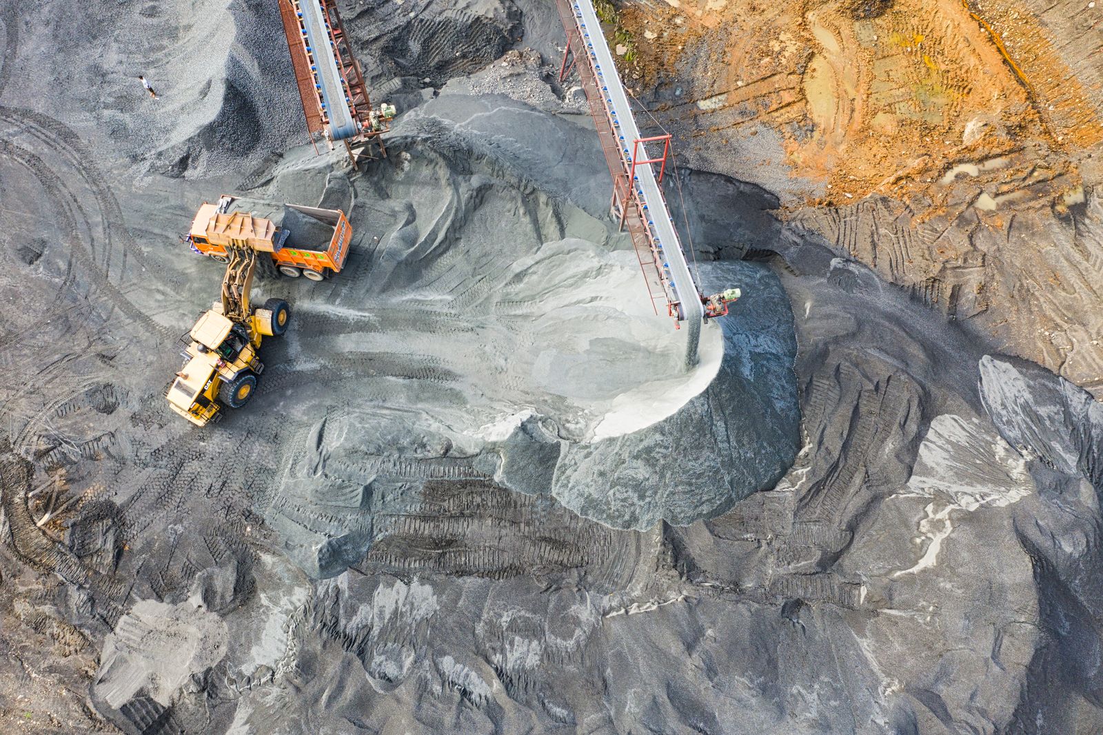 Cobre, oro y plata en la Cordillera